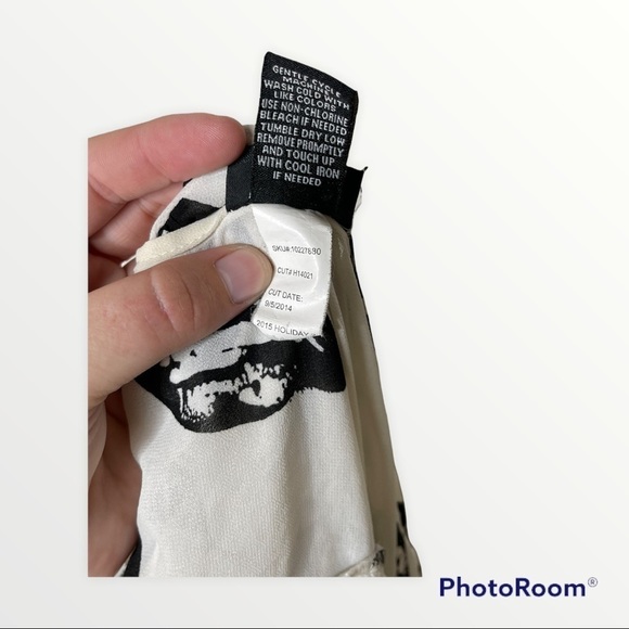 TORRID Lips Printed Surplice Top, Size 0/Large - Picture 7 of 7